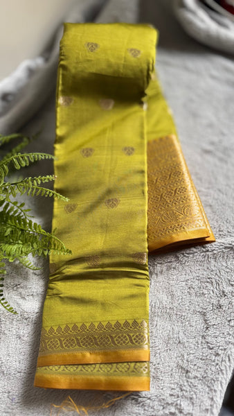 Elegant Silk Saree with Butta Zari Work &amp; Contrast Blouse