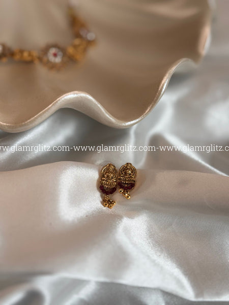 LaxLaxmi Necklace Set with Floral Design with Stud Earrings