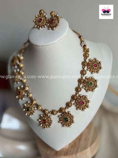 Traditional Floral Design Necklace Set with Earrings