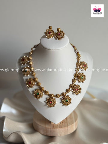 Traditional Floral Design Necklace Set with Earrings