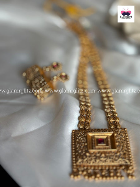 Elegant Long Square Haram with Matching Square Jhumkas
