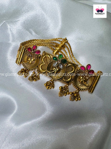 Antique Look Stonework Bracelet with Flower Design